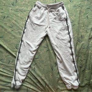 Bloomin’ sweatpants size S